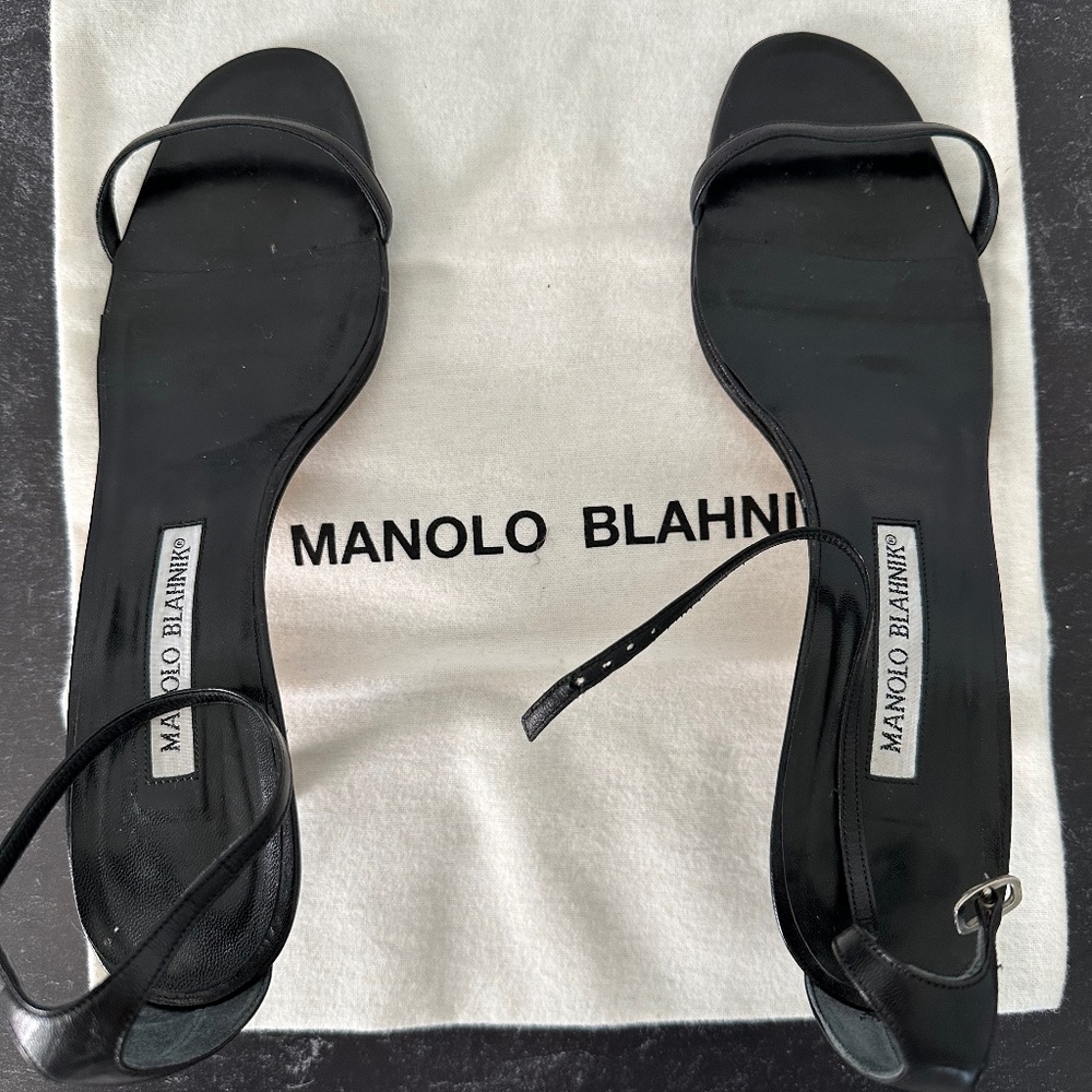 Manolo Blahnik “C LAURA 6775OVAL KID BLACK” size 39